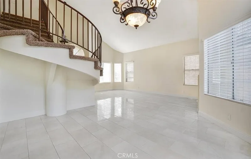 6011 E Queens Drive, Anaheim Hills, CA 92807
