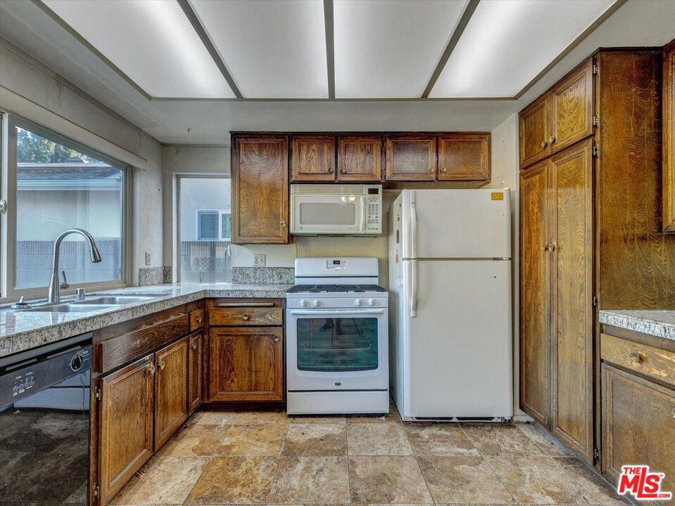 6022 E Prado Circle, Anaheim Hills CA 92807 - photo 13