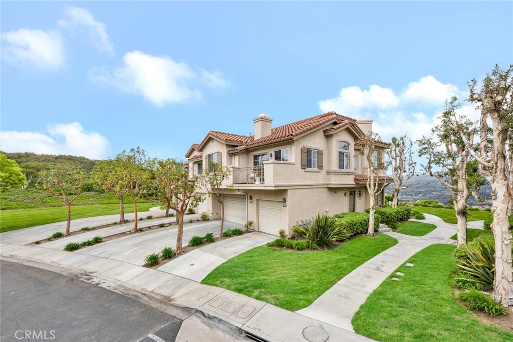 Beautiful location! - 7811 E Viewrim Drive, Anaheim Hills CA 92808 - photo 1