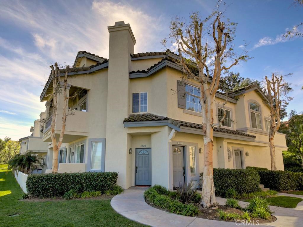 Private side entrance - 7919 E Quinn, Anaheim Hills CA 92808 - photo 1