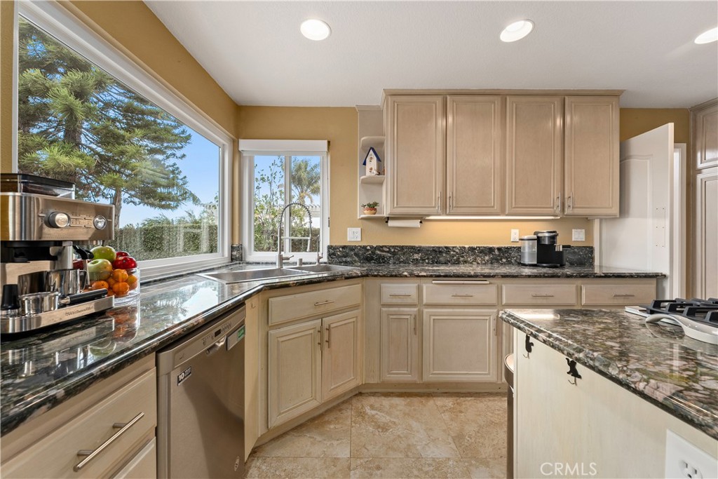 8171 E Marblehead Way, Anaheim Hills CA 92808 - photo 5