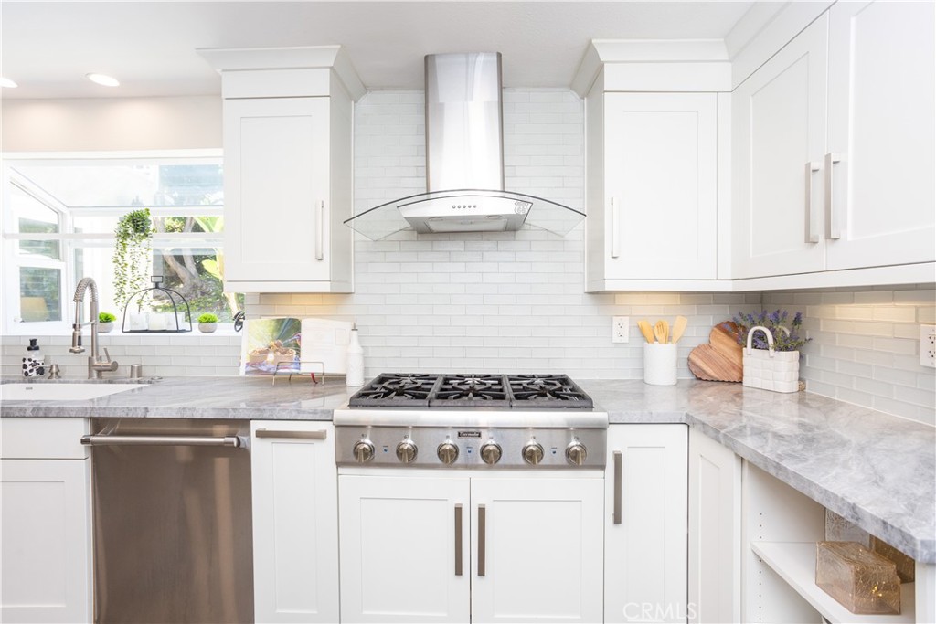 Thermidor 6 burner stovetop - 8505 E Meadowridge, Anaheim Hills CA 92808 - photo 14