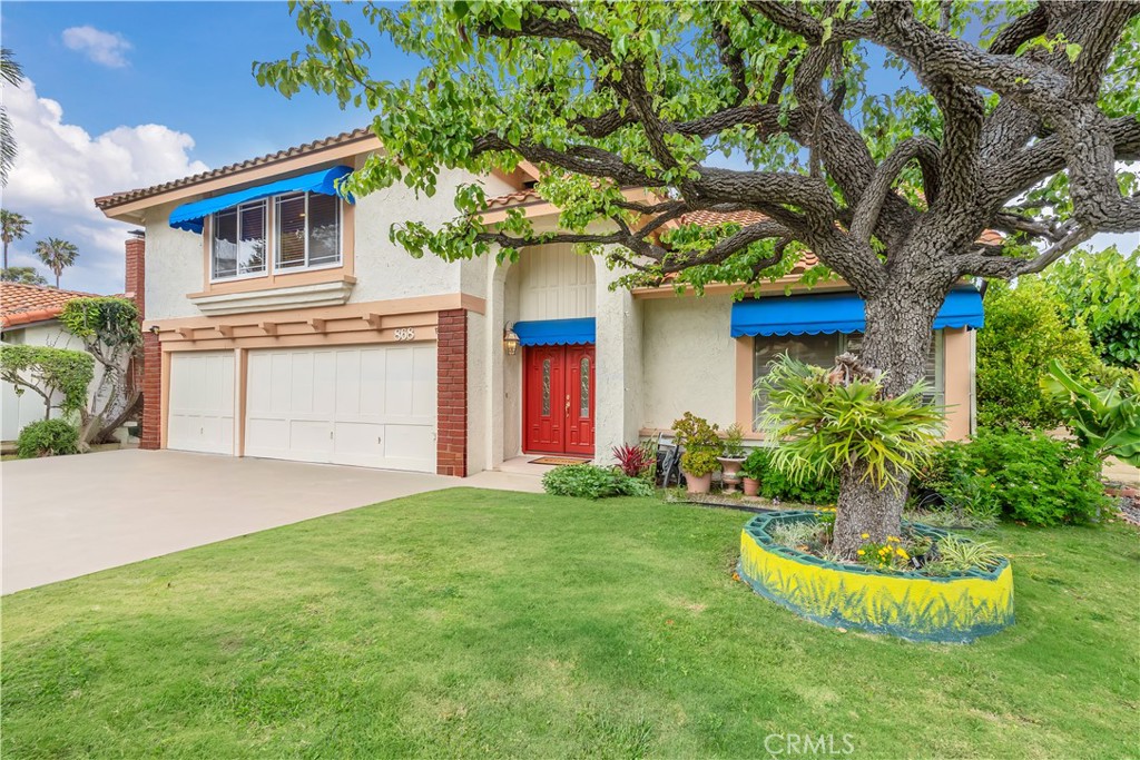 Three Car garages. - 868 S Calle Venado, Anaheim Hills CA 92807 - photo 1
