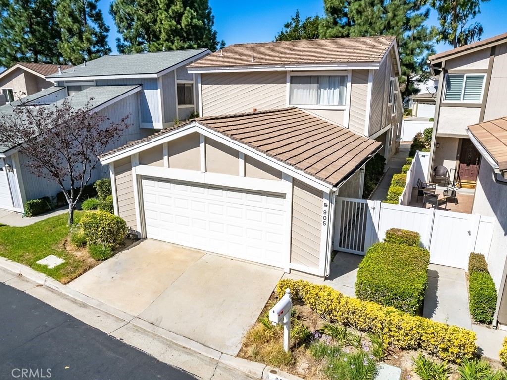 Light & Bright, Peace & Quiet! - 905 S Lake Summit Drive, Anaheim Hills CA 92807 - photo 1
