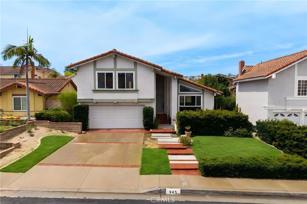This Photo has been digitally altered to show what the home could look like. The next photo is the original - 945 S Calle Venado, Anaheim Hills CA 92807 - photo 1