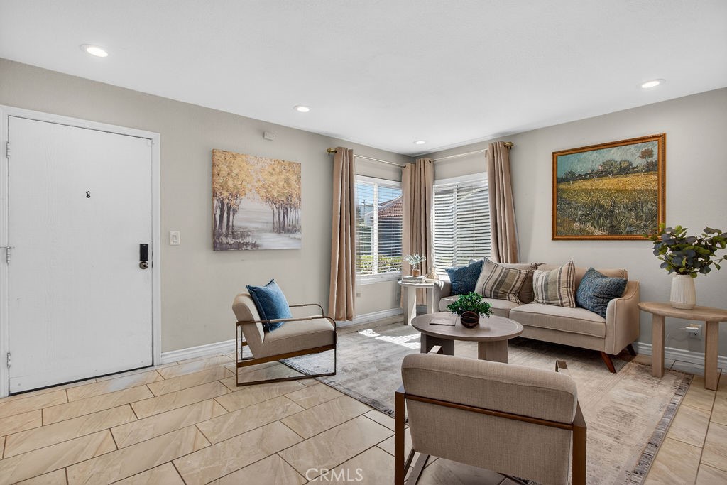 1000 S Citron 9, Anaheim CA 92805 - photo 2