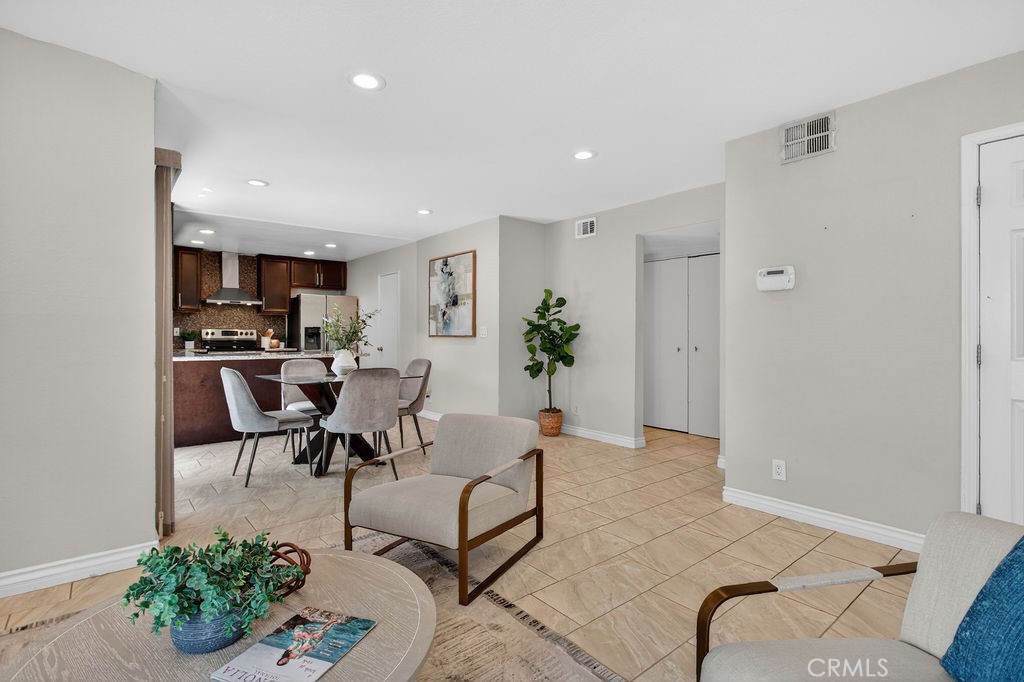 1000 S Citron 9, Anaheim CA 92805 - photo 3