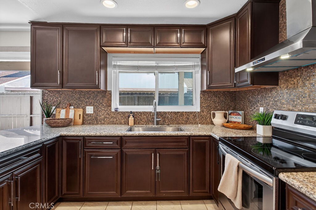 1000 S Citron 9, Anaheim CA 92805 - photo 7