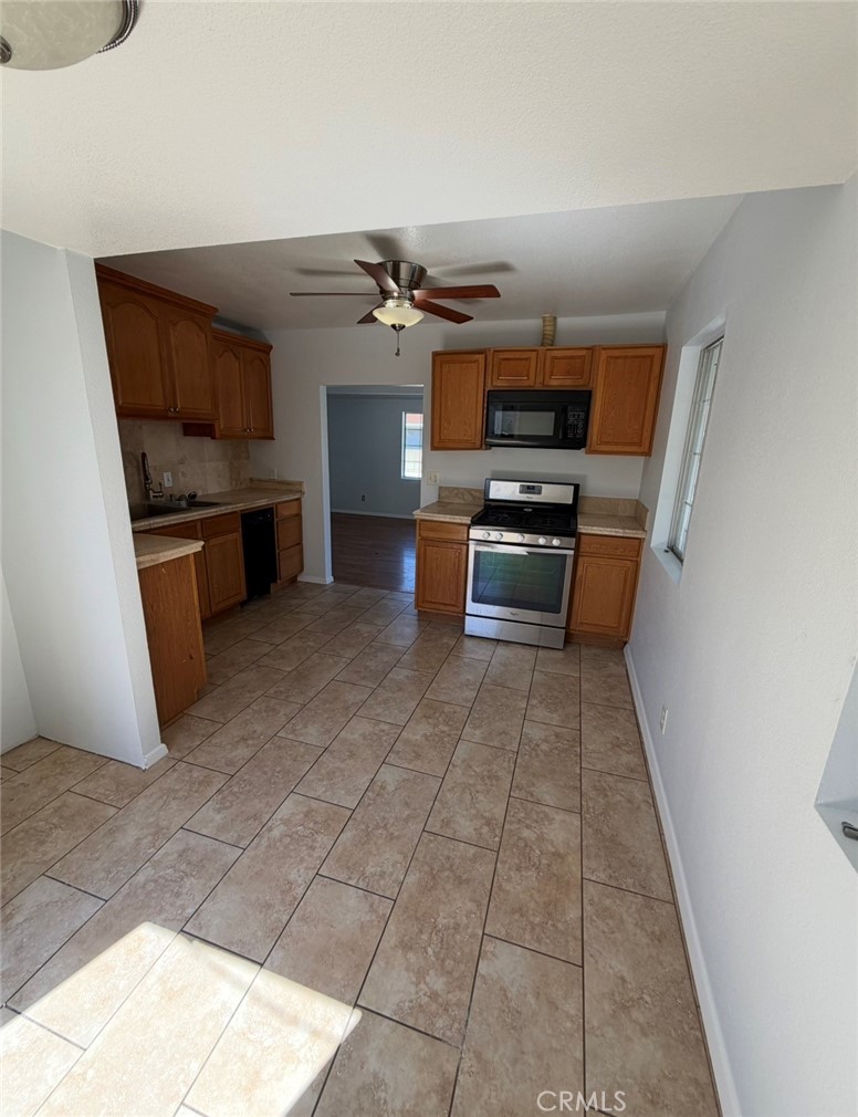 1019 1019 N Patt St, Anaheim CA 92801 - photo 5