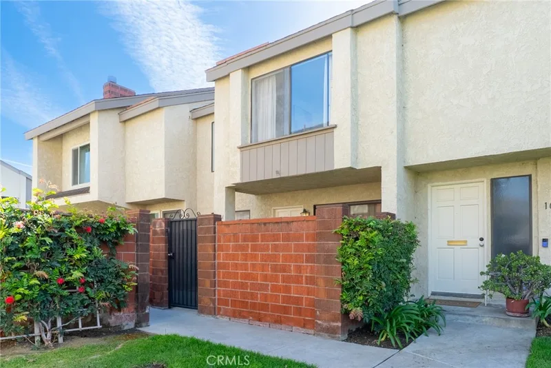 1024 W Lamark Lane, Anaheim, CA 92802