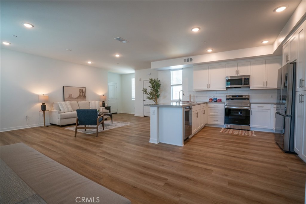 1024 W Romneya Drive, Anaheim CA 92801 - photo 10