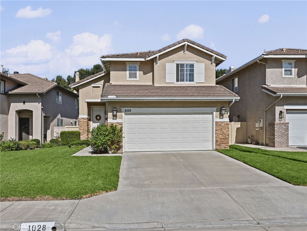 Well cared for Anaheim Hills home with gorgeous green front lawn - 1028 S Brianna Way, Anaheim CA 92808 - photo 51