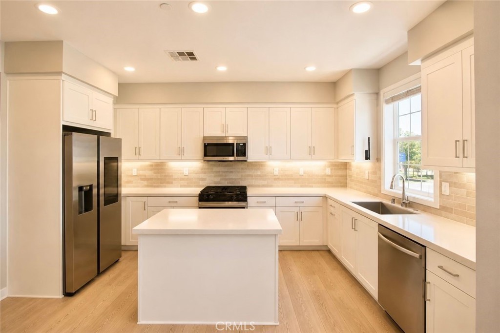 1030 N Anaheim, Anaheim CA 92801 - photo 3