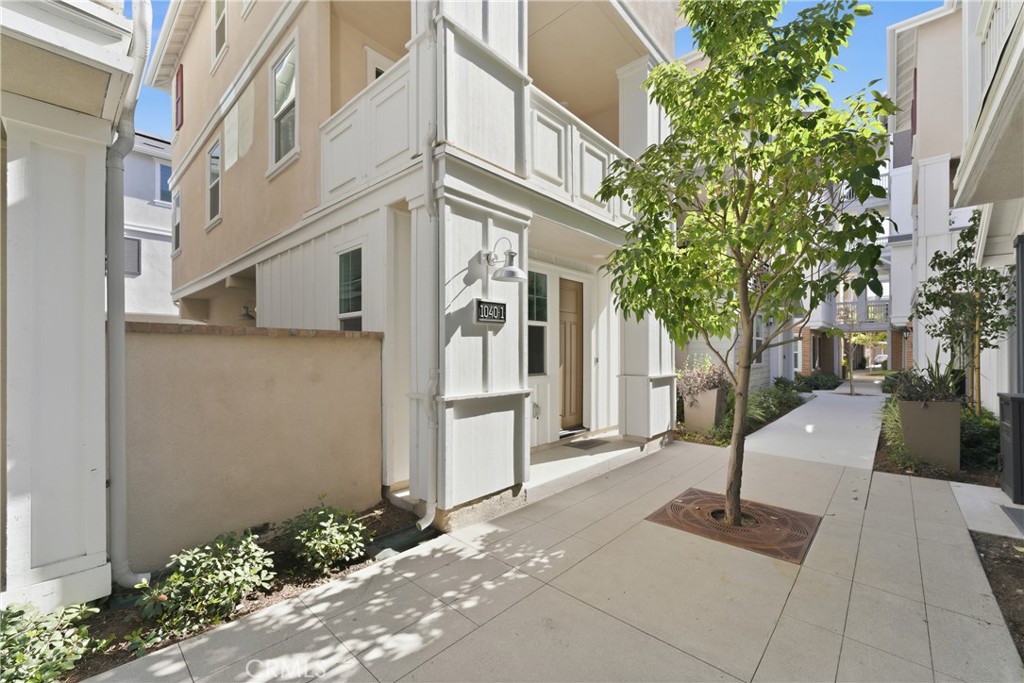 Beautiful courtyard - 1040 N Anaheim 1, Anaheim CA 92801 - photo 1