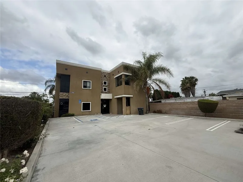10421 Magnolia Avenue, Anaheim, CA 92804