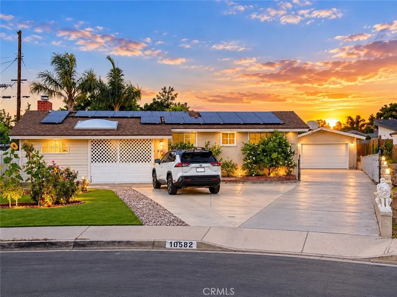 10582 Larry, Anaheim