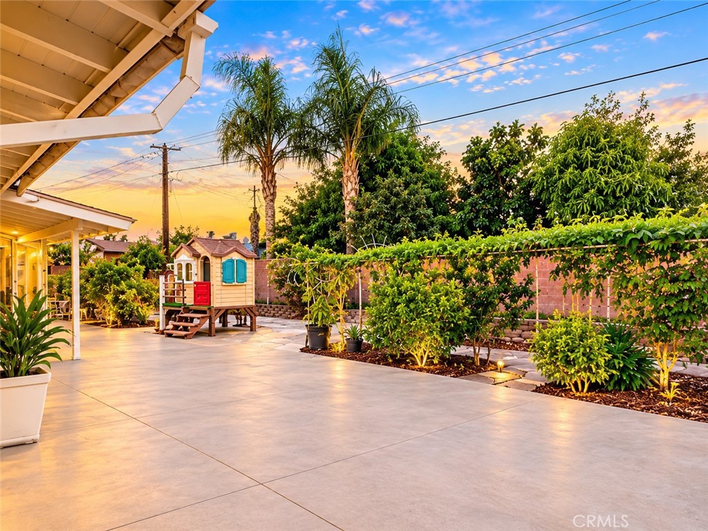 Spacious Backyard - 10582 Larry, Anaheim CA 92804 - photo 2