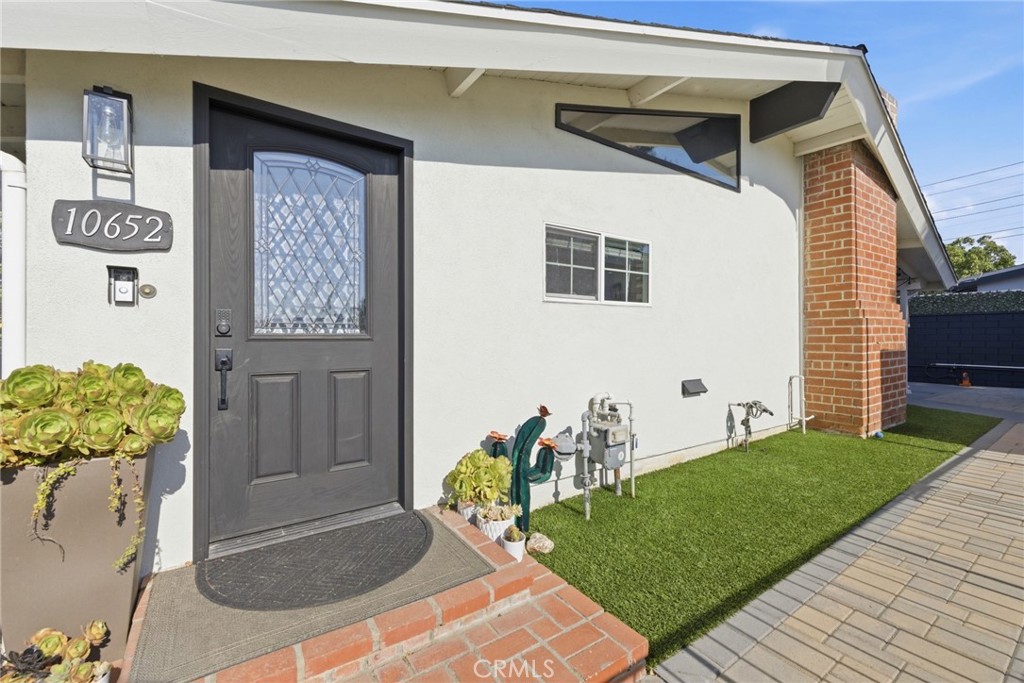 10652 Thomas, Anaheim CA 92804 - photo 1