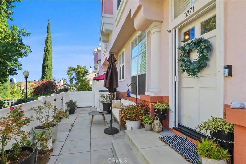 1071 S Volterra, Anaheim, CA 92808