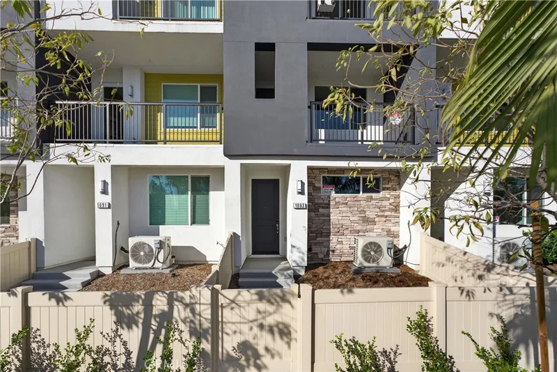 1093 N Harbor Boulevard, Anaheim, CA 92801
