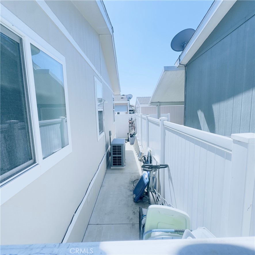 11 Pine Via, Anaheim CA 92801 - photo 4