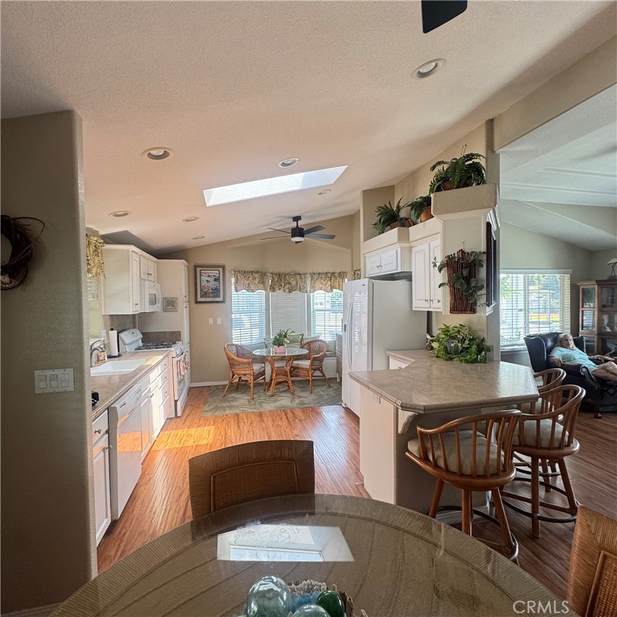 11 Pine Via, Anaheim CA 92801 - photo 9