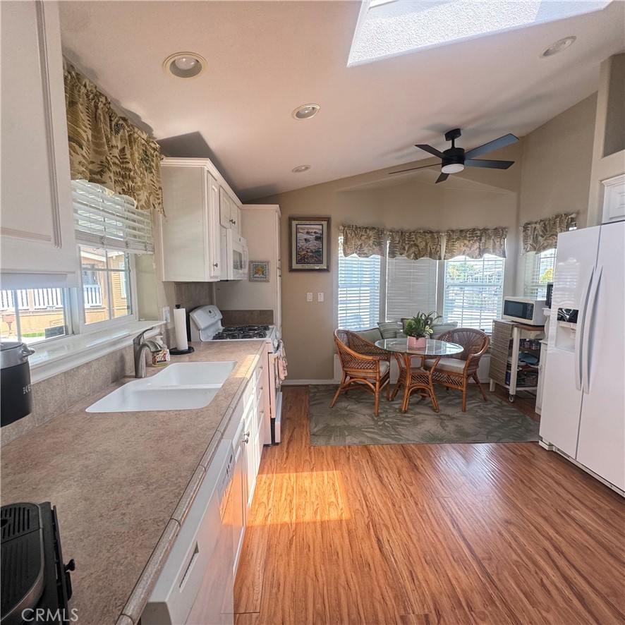 11 Pine Via, Anaheim CA 92801 - photo 10
