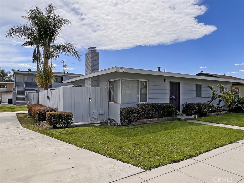1126 W Broadway, Anaheim CA 92805 - photo 1