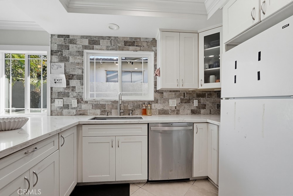 113 W Wilken Way, Anaheim CA 92802 - photo 10
