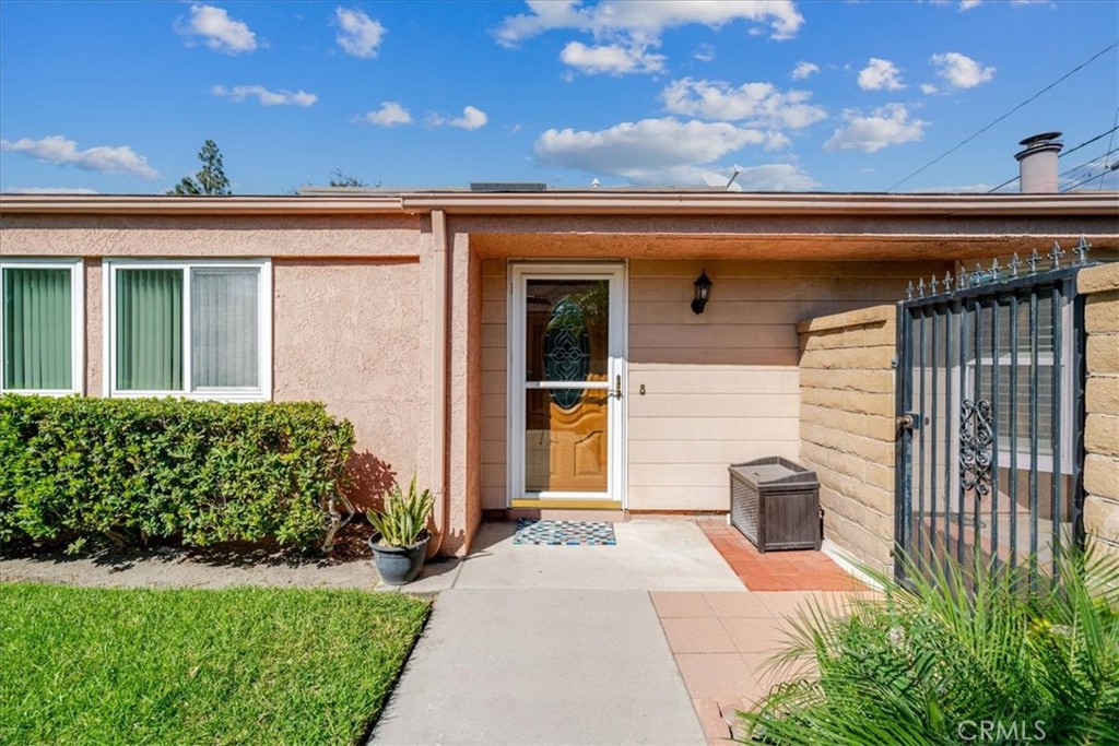 Main entrance - 1174 N Dresden Street 37, Anaheim CA 92801 - photo 3