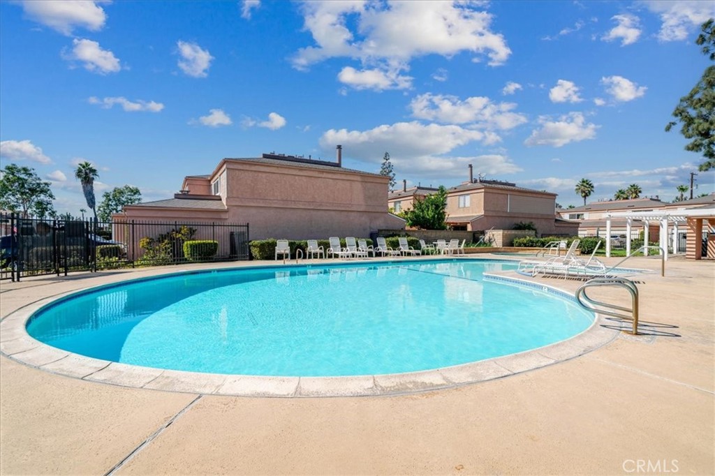 Community Pool - 1174 N Dresden Street 37, Anaheim CA 92801 - photo 18