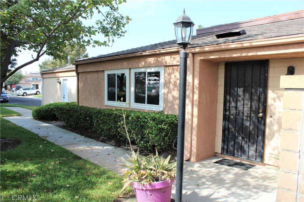 Beautiful 3 Bed 2 Full Bath Townhouse! - 1198 N Dresden Street 45, Anaheim CA 92801 - photo 1