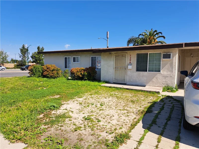 1206 S Palm, Anaheim