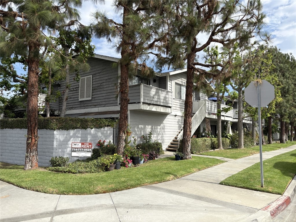 1210 S S. Sharon Circle 17, Anaheim CA 92804 - photo 1