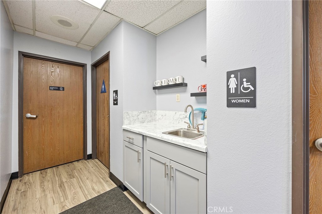 Entry to warehouse - 1223 N Tustin A, Anaheim CA 92807 - photo 9