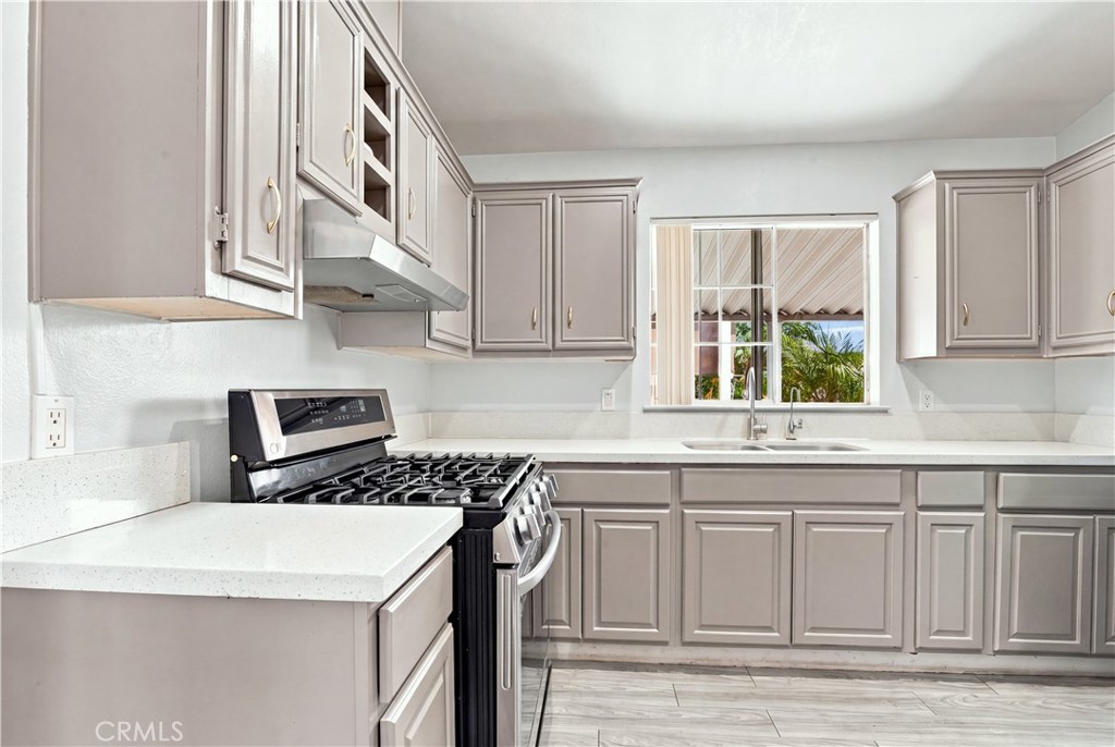 1241 N East St 96, Anaheim CA 92805 - photo 4