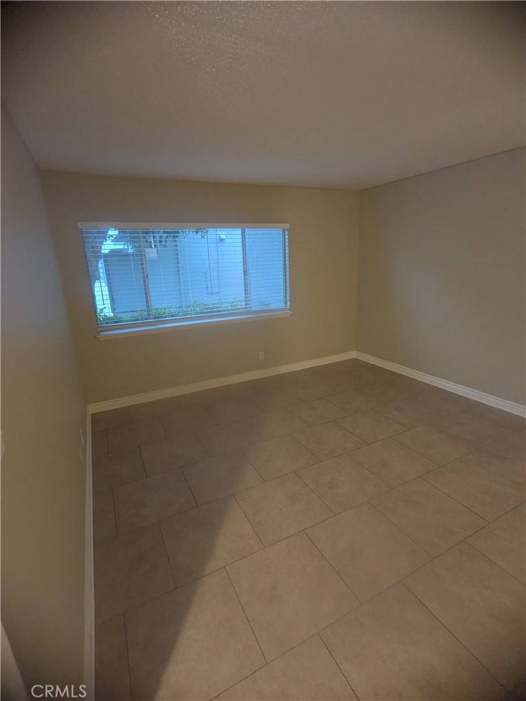 1250 S Brookhurst 1011, Anaheim CA 92804 - photo 2