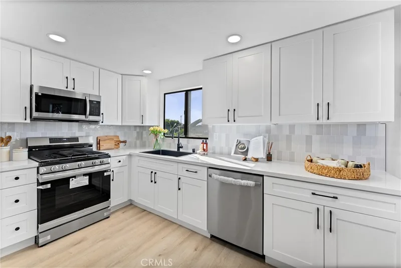 1262 E La Palma Avenue A, Anaheim, CA 92805