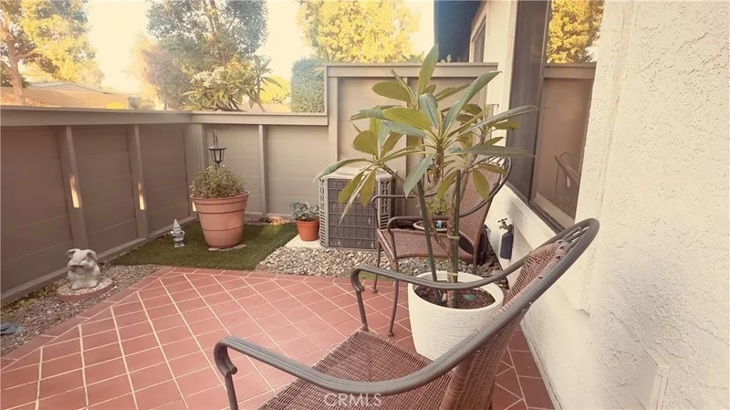 1302 N Mako Lane 2, Anaheim, CA 92801