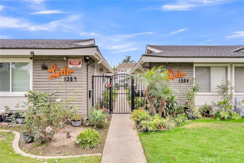 1302 W Lido Place 2, Anaheim, CA 92801