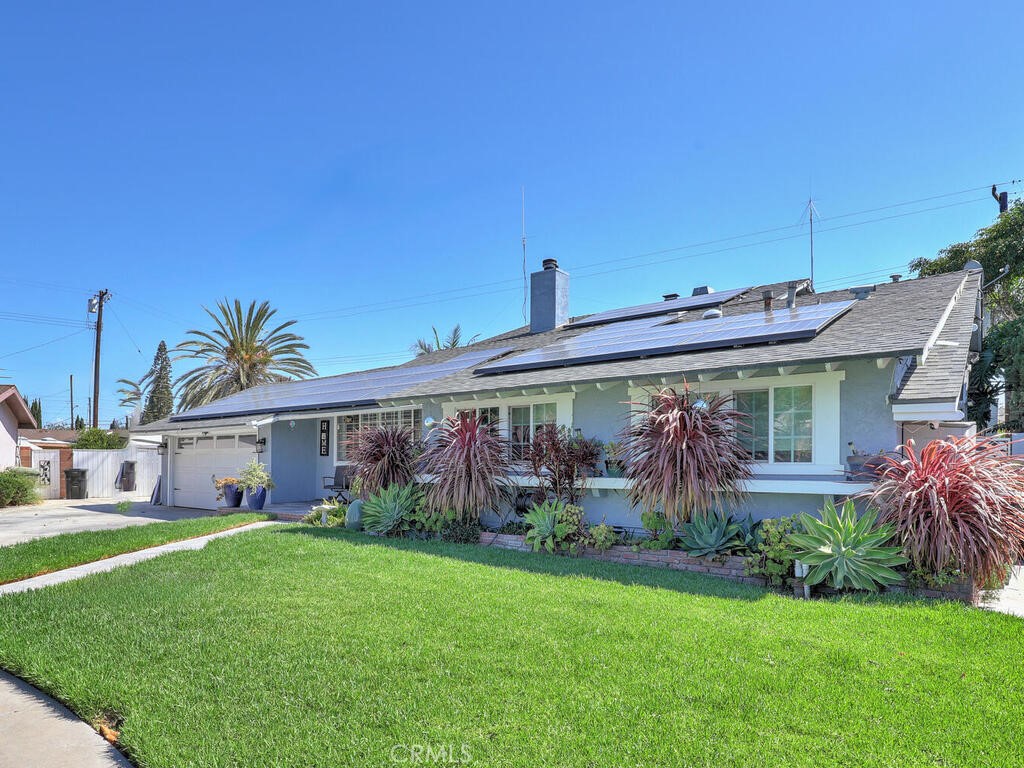 Large Lot well-manicured landscaping - 1304 S Courson Drive, Anaheim CA 92804 - photo 1