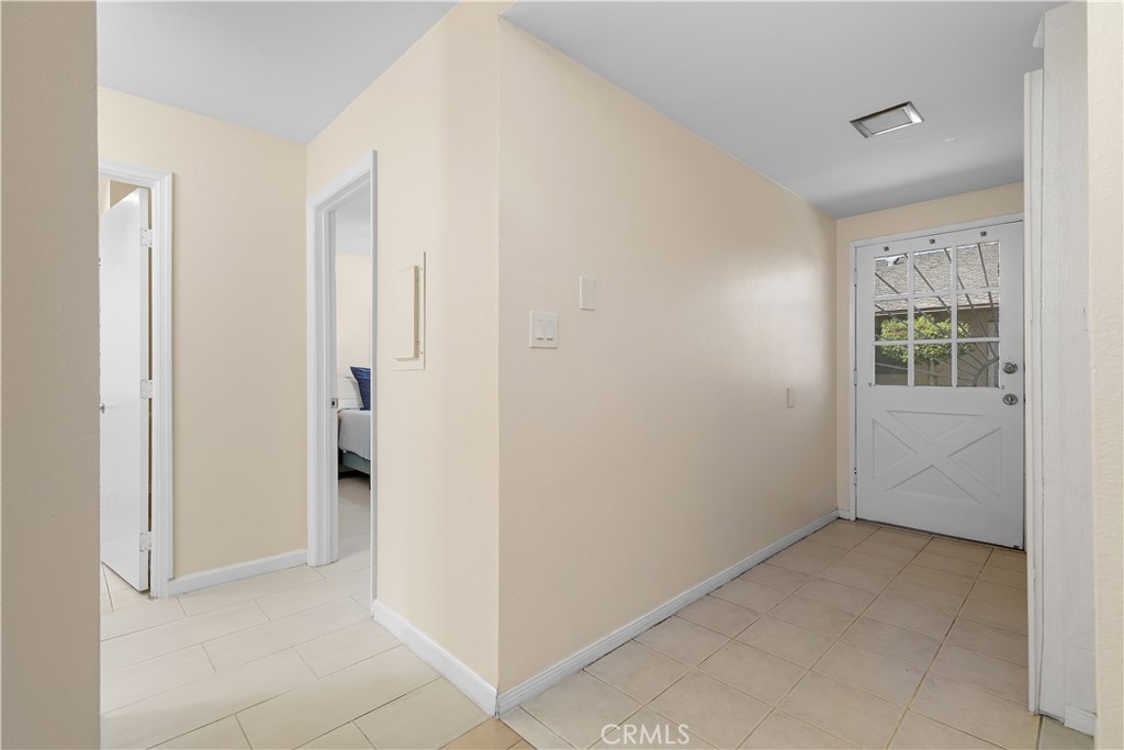 134 S Magnolia 19B, Anaheim CA 92804 - photo 4
