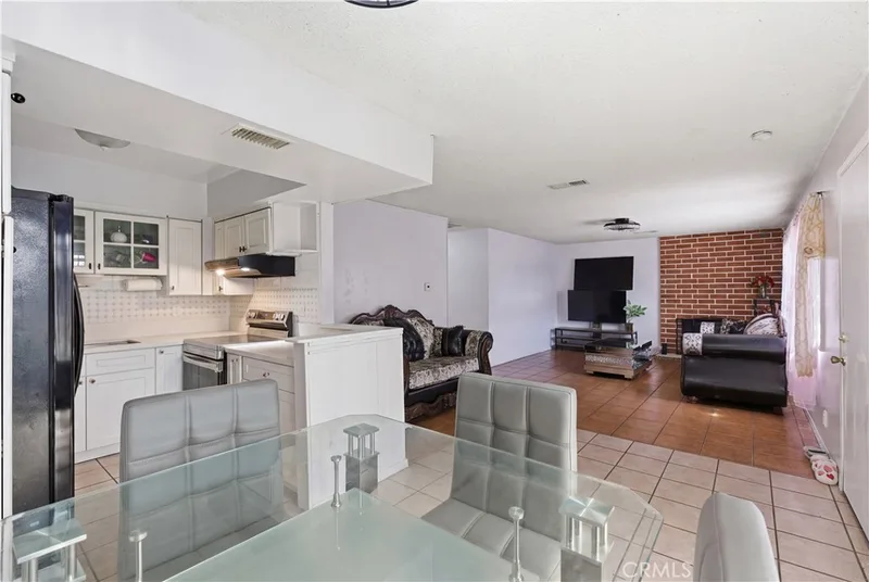134 S Magnolia 4C, Anaheim, CA 92804