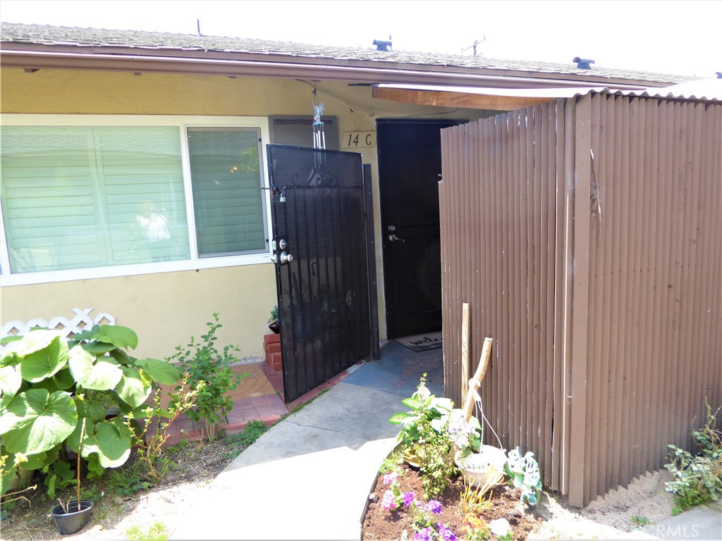 134 S Magnolia Avenue 14C, Anaheim CA 92804 - photo 1