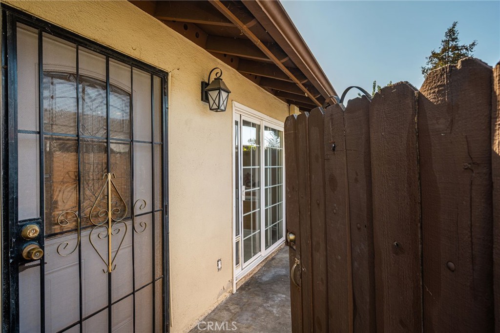 Screened front door - 134 S Magnolia Avenue 2C, Anaheim CA 92804 - photo 32