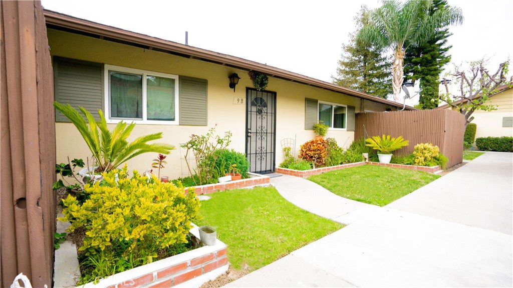 134 S Magnolia Avenue 9B, Anaheim CA 92804 - photo 1