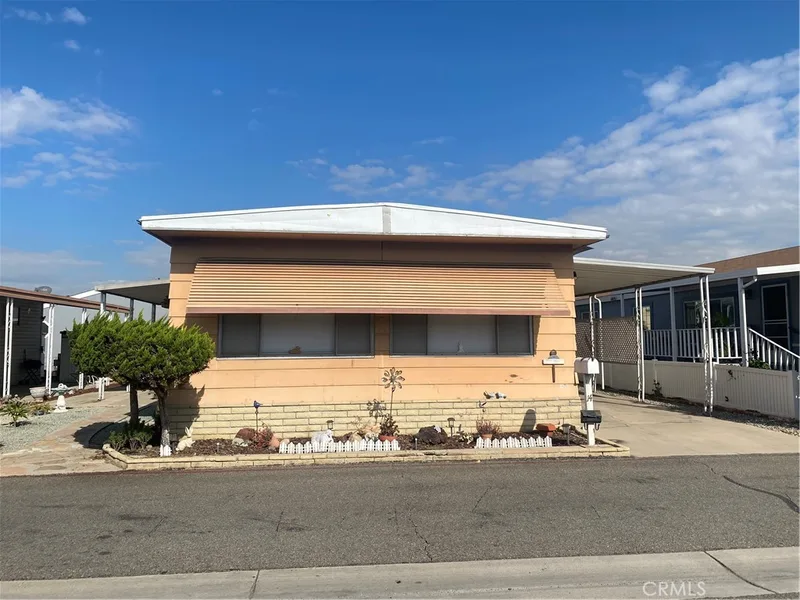 14 Palm Via, Anaheim, CA 92801