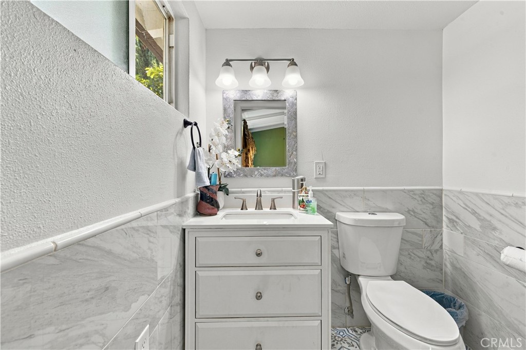 1407 W Colonial Avenue, Anaheim CA 92802 - photo 21