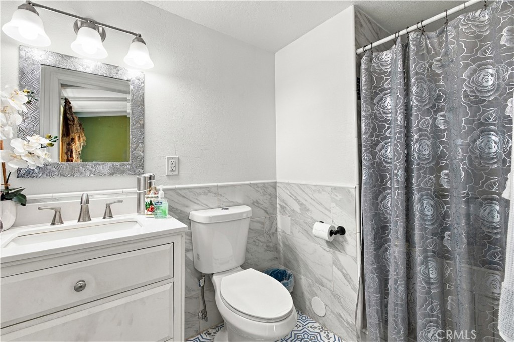 1407 W Colonial Avenue, Anaheim CA 92802 - photo 22