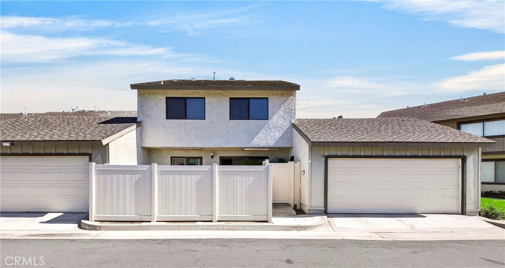 Spacious private patio - 1455 W Cerritos Avenue 32, Anaheim CA 92802 - photo 3
